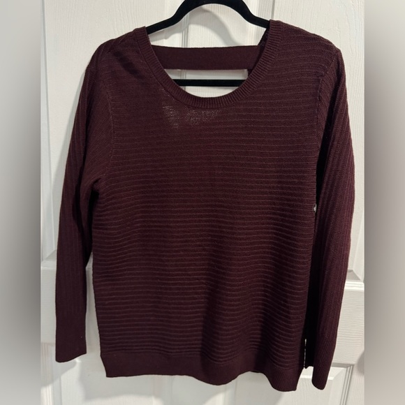 New York & Co. Maroon Knit Open Wrap Back Sweater. Size S. Super cute on! - Picture 1 of 4